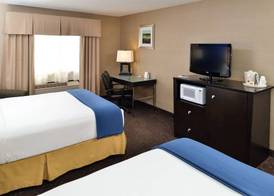 Holiday Inn Express & Suites CHARLOTTE by IHG 4