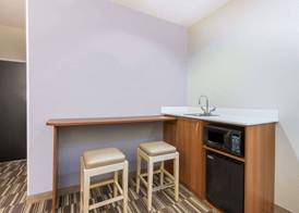 Microtel Inn & Suites by Wyndham Cadiz 3
