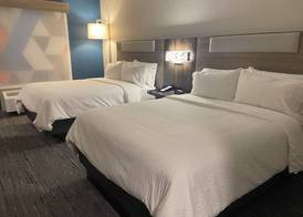 Holiday Inn Express & Suites ELYRIA by IHG 4