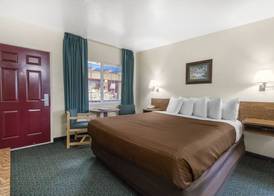 Eureka Town House Motel - Historic Old Town 5