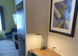 Holiday Inn Express & Suites COLUMBIA-I-26 @ HARBISON BLVD by IHG 3