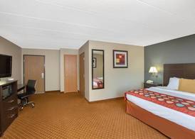Baymont by Wyndham Coralville 4