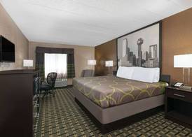 Super 8 by Wyndham Grand Prairie North 5