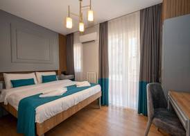 Lynda Hotel 4