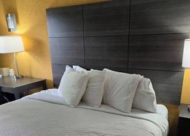 Days Inn by Wyndham Charlotte Northlake 5