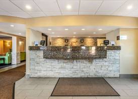 Comfort Inn & Suites East Hartford - Hartford 2