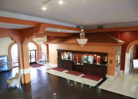 Ramada by Wyndham Fresno North 4