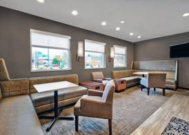Residence Inn by Marriott Reading 4