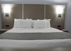 Days Inn & Suites by Wyndham Houston NW Cypress 3
