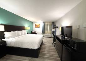 Baymont Inn & Suites by Wyndham Newton IA 5