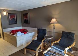 Days Inn by Wyndham Birch Run 3