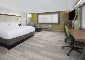 Holiday Inn Express & Suites DODGE CITY by IHG 3