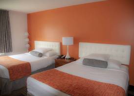 Howard Johnson by Wyndham Allentown/Dorney Hotel & Suites 5