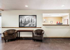 Super 8 by Wyndham Medina 3