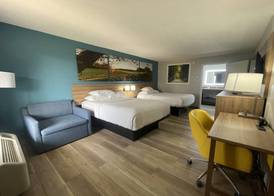 Days Inn & Suites by Wyndham York 4