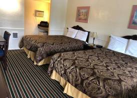 Monterey Pines Inn 4