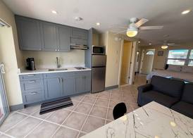 Manatee Bay Inn 4