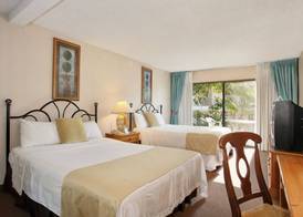 Oceanside Marina Suites - A Waterfront Hotel 5