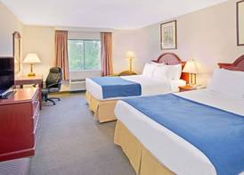 Days Inn & Suites by Wyndham Laurel Near Fort Meade 5