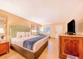 Seasons Florida Resort 5