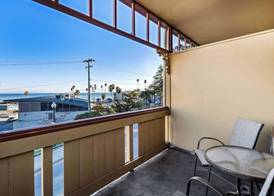 Howard Johnson by Wyndham Santa Cruz 4