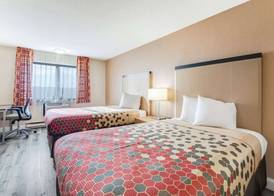 Econo Lodge Madison East 4
