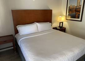 Super 8 by Wyndham San Jose Airport 4