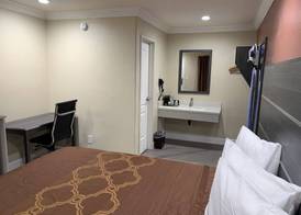 Pacific Inn Anaheim 4