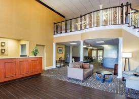 Comfort Inn & Suites at Stone Mountain 3