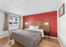 Econo Lodge Cranston - Providence 5