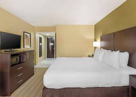 Best Western Plus Thornburg Inn & Suites 4