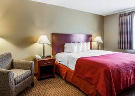 Quality Inn & Suites Davenport near I-80 4