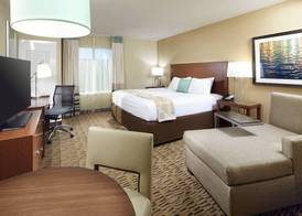 Hawthorn Suites by Wyndham Wheeling at The Highlands 4
