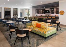 La Quinta Inn & Suites by Wyndham Chattanooga Downtown/South 4