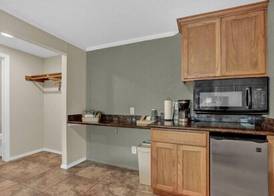 Maven's Inn & Grill 5