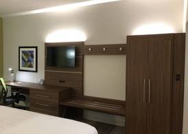 Holiday Inn Express & Suites PINEVILLE-ALEXANDRIA AREA by IHG 2