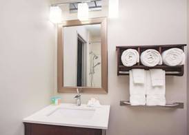 La Quinta by Wyndham Rockford 4
