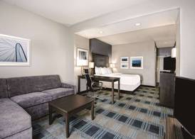 La Quinta by Wyndham Victoria - South 5