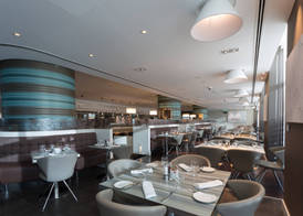 Premier Inn Abu Dhabi Airport Business Park 4