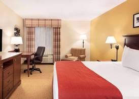 Country Inn & Suites by Radisson, Cedar Rapids Airport, IA 5
