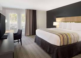 Country Inn & Suites Downtown Convention Center by Radisson, Gatlinburg, TN 4