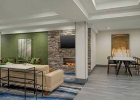 Fairfield Inn & Suites Bloomington 4