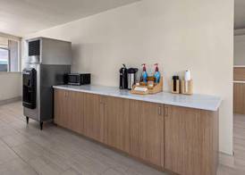 Ramada by Wyndham Merced 5
