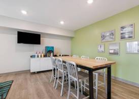 WoodSpring Suites Tamarac 4