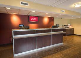 Red Roof Inn PLUS+ West Springfield 2