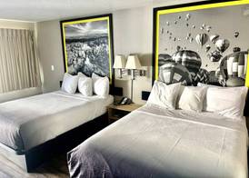 Super 8 by Wyndham Albuquerque Downtown 4