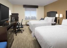 Holiday Inn Express & Suites UVALDE by IHG 3
