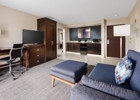 Courtyard by Marriott Manchester-Boston Regional Airport 5