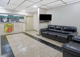 Super 8 by Wyndham Suwanee 3