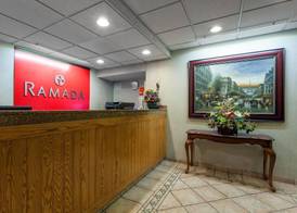 Ramada by Wyndham SeaTac Airport North 2